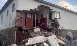 Ağrı’daki depremde bazı evlerde hasar meydana geldi