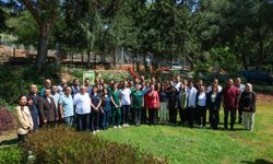 Özdemir: 'Veteriner hekimlerin üstlendikleri sorumluluk çok kıymetli'