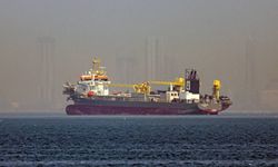 İran: Hürmüz Boğazı’nda askeri gemilerin geçişi hala yasak