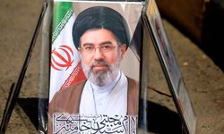 Reuters: "İran dini lideri Hamaney'in yüzü tanınmaz halde"
