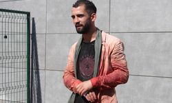 "13 dakikada kurbanı keserim" diyen acemi kasap kendini kesti