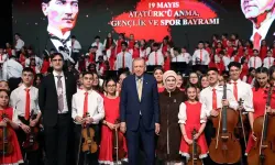 Cumhurbaşkanlığı Çocuk Orkestrası ve Korosu ile 19 Mayıs coşkusu