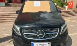 CHP Genel Merkezi’nde dikkat çeken görüntü: 'Satılık haram araç'