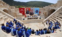 Akdeniz Üniversitesi'nde tarihi oturum