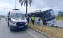 Şehirlerarası yolcu otobüsü Çevreyolu'nda refüje çıktı