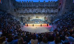 Aspendos’ta tarih ve sanat buluştu