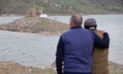 Köylünün suyla imtihanı, mezarlar bir görülüyor bir kayboluyor