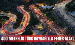 Antalya'da 400 metrelik Türk bayrağıyla fener alayı