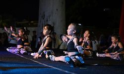 Kemer'de Art ve Aşk Festivali kapsamında gösteri
