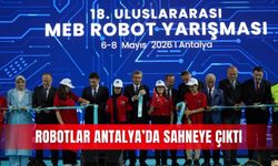 Robotlar Antalya’da sahneye çıktı
