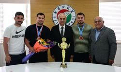 Kepezli pehlivanlardan madalyalı ziyaret