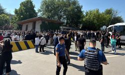TBMM önünde Kılıçdaroğlu ve Özel destekçileri arasında gerginlik
