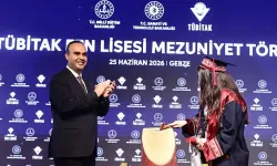 Bakan Kacır, eğitimlerini başarıyla tamamlayan öğrencilere diplomalarını verdi