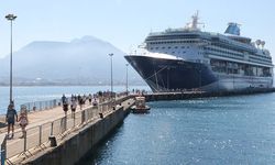 Alanya'ya kruvaziyer ile yolcu akını
