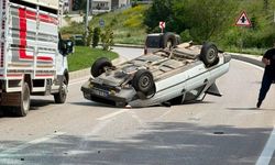 Takla atan otomobilin sürücüsü yaralandı