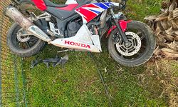 Alanya'da refüje çarpan motosiklet sürücüsü hayatını kaybetti