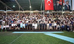 ALKÜ'de mezuniyet coşkusu