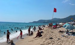 Turistler sahillere akın etti