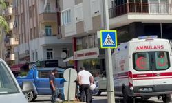 Manavgat'ta kamyonet ile motosiklet çarpıştı:1 yaralı