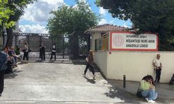 YKS heyecanı: Kimi son dakika yetişti, kimi geç kaldı, kimi gözyaşlarına boğuldu...