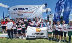 Döşemealtı kızlarından Türkiye 3'üncülüğü