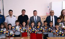 Serik'te öğrenciler karnelerini aldı