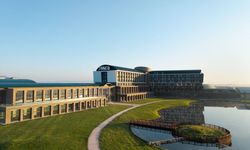Tropikal konseptli termal & SPA tesisi Özcan Deniz ve Sıla konseriyle açıldı