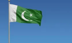 Pakistan’da yolcu otobüsü devrildi: 40 ölü