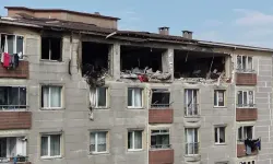 Apartman dairesinde patlama! Hasar sabah ortaya çıktı