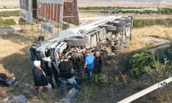 Şarampole devrilen tankerin şoförü yaralandı