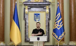 Zelenskiy: Rusya'nın iç kesimlerindeki petrol tesislerini vurduk