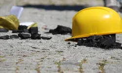 İnşaatta başına beton söve parçası düşen işçi öldü