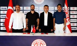 Antalyaspor'da Soner Dikmen ve Erdoğan Yeşilyurt, 2 yıllık sözleşme imzaladı
