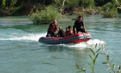 Irmak ortasındaki adacıkta mahsur kalan 4 kişi ekipler tarafından kurtarıldı