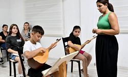 Değirmenönü Kurs Merkezi’nde saz kursuna yoğun ilgi