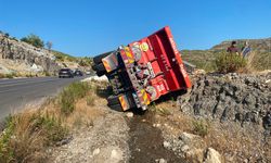 Yangına giden su ikmal aracı kaza yaptı