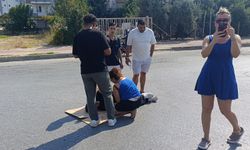 Otomobildeki yolcu, yaralıyı bırakıp gazeteciyle uğraştı