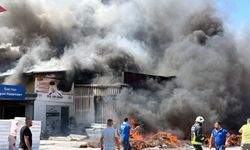 Gazipaşa'da korkutan depo yangını
