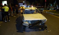 Antalya'da motosiklet ile otomobil çarpıştı: 2 yaralı