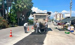 Finike'de yollar yenileniyor