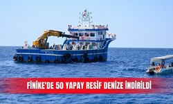 Finike'de 50 yapay resif denize indirildi