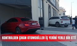 Kontrolden çıkan otomobiller iş yerini yerle bir etti