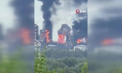 Ukrayna Rusya'nın en büyük rafinerisi Omsk'ı vurdu
