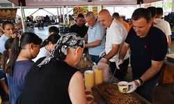 Kemer Belediyesi'nden aşure ikramı