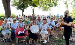 Falez Yaşlı Evi'nde türkülerle buluşuyorlar