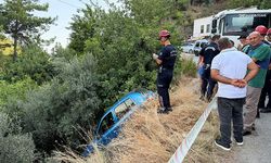 Alanya'da otomobil şarampole düştü
