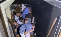 Yelkenli teknede 2 organizatör şüphelisi ile 40 kaçak göçmen yakalandı