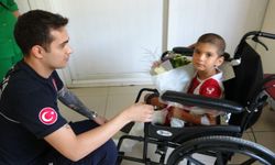 Kendisini kurtaran kahramanıyla buluştu