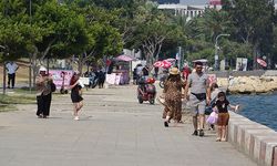 Mersin'de sıcak hava bunalttı
