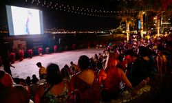Alanya'da yeşilçam sinema günleri 'Neşeli Günler' ile başladı